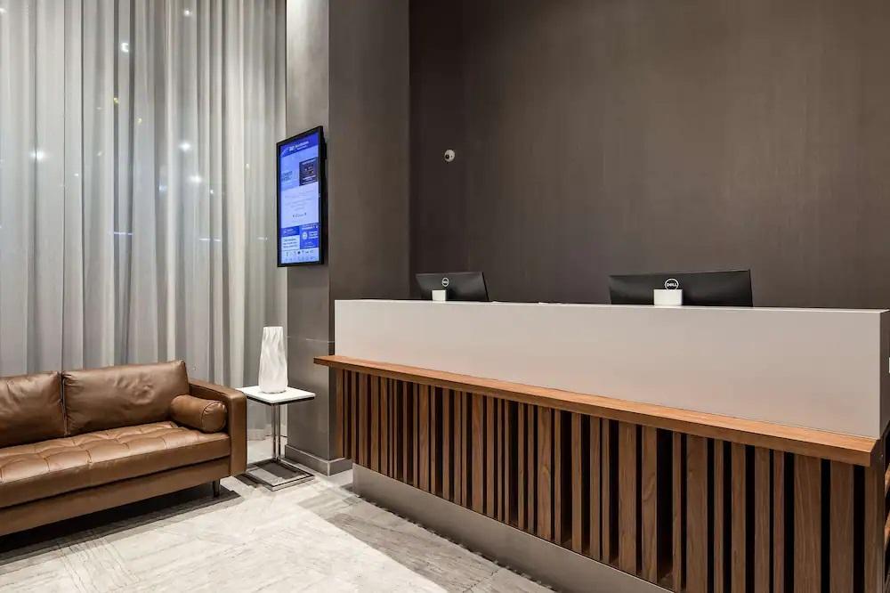 Best Western Premier Empire State Hotel ニューヨーク エクステリア 写真