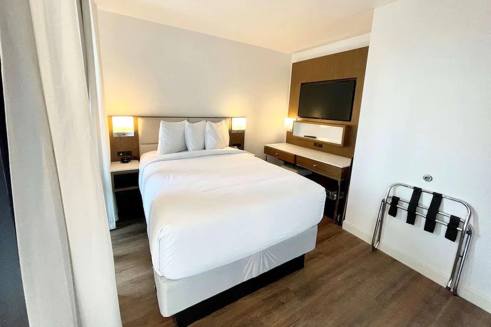 Best Western Premier Empire State Hotel ニューヨーク エクステリア 写真